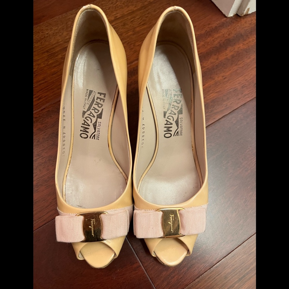 Salvatore Ferragamo open toe pump size 6